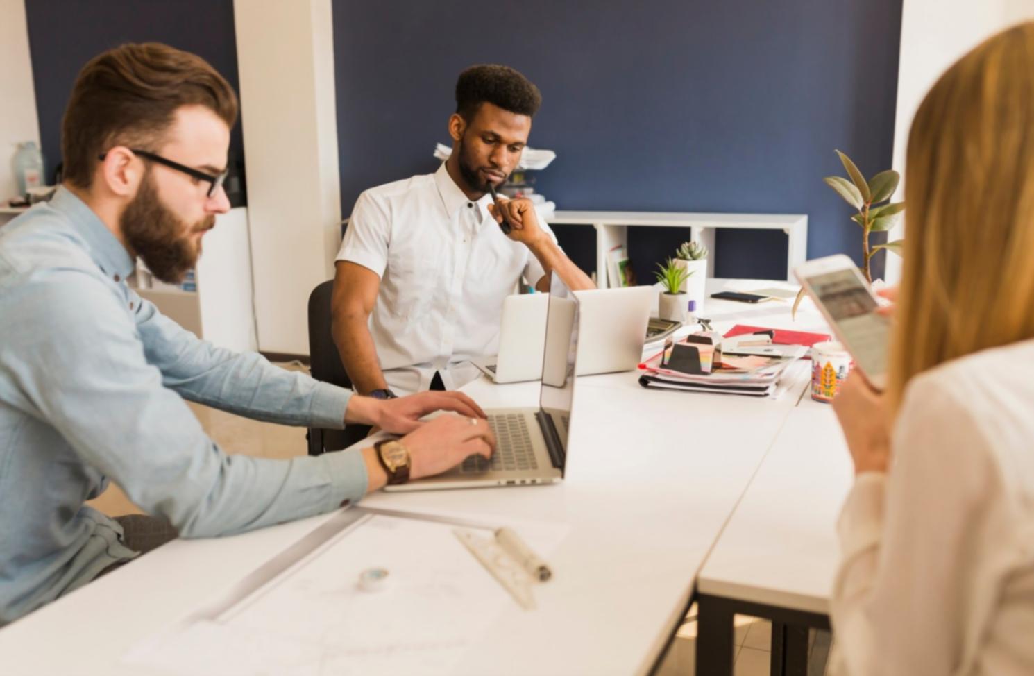 Dettaglio di codice HTML e CSS su editor di testo